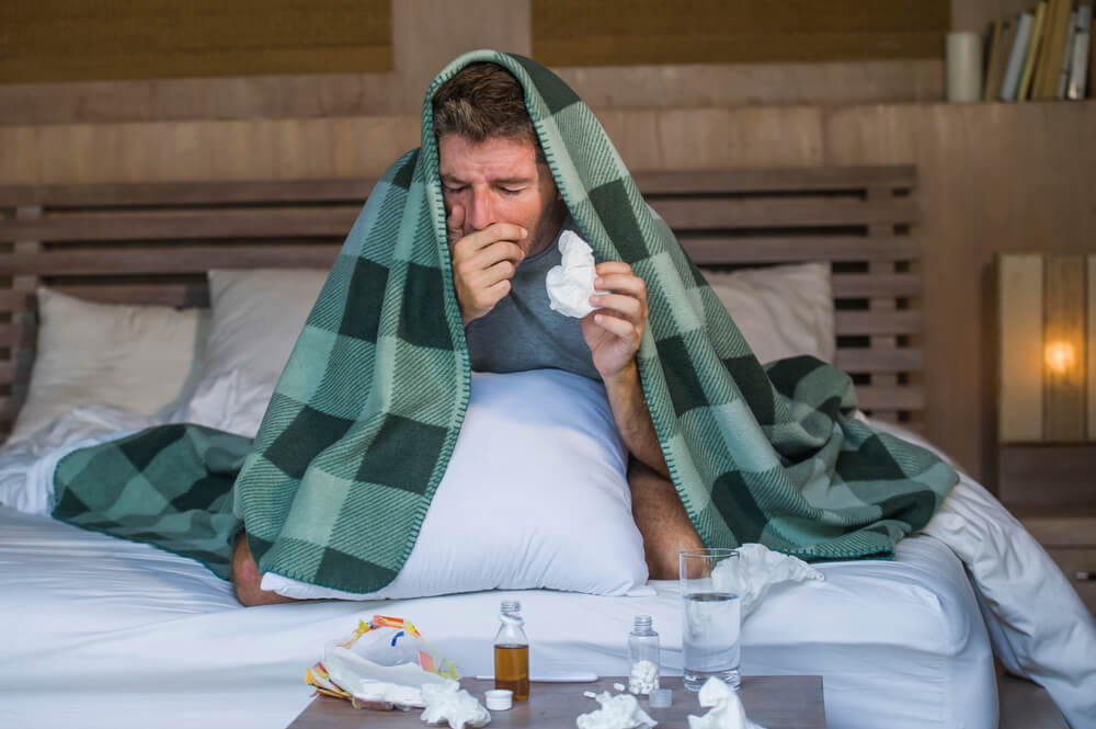 몸이 안 좋을 때는 영어로 Under the weather 라고 한다