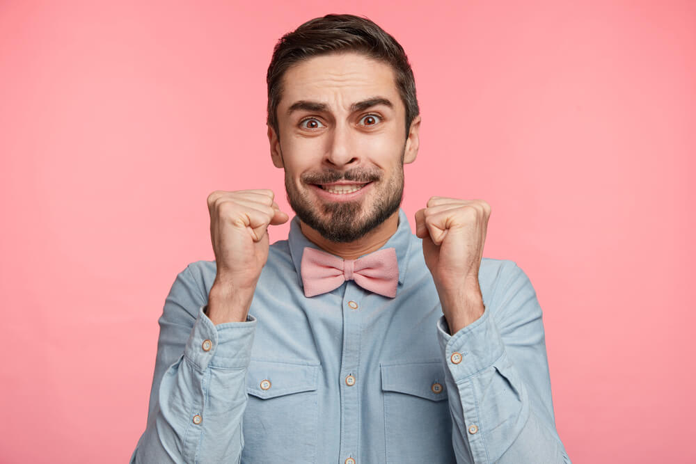 친구와 같이 놀고 싶다는 의지를 내세우는 사람